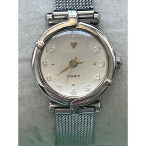 Le Watch Golden Heart Silver Tone Women’s Quartz Watch